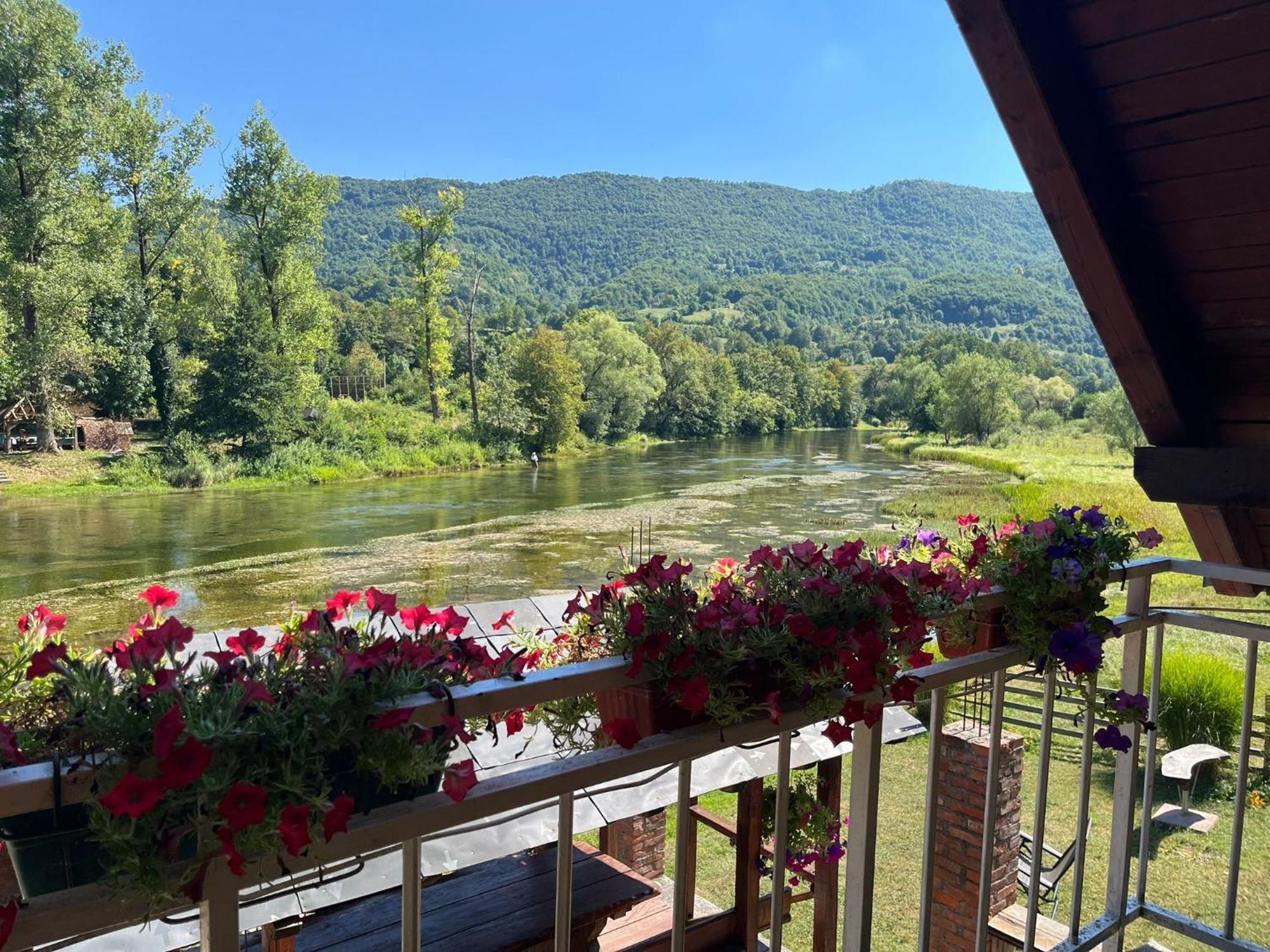 Bed And Breakfast Family Djukic Sipovo Exterior foto