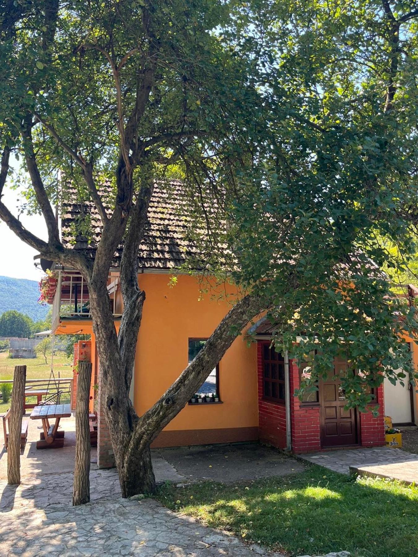 Bed And Breakfast Family Djukic Sipovo Exterior foto